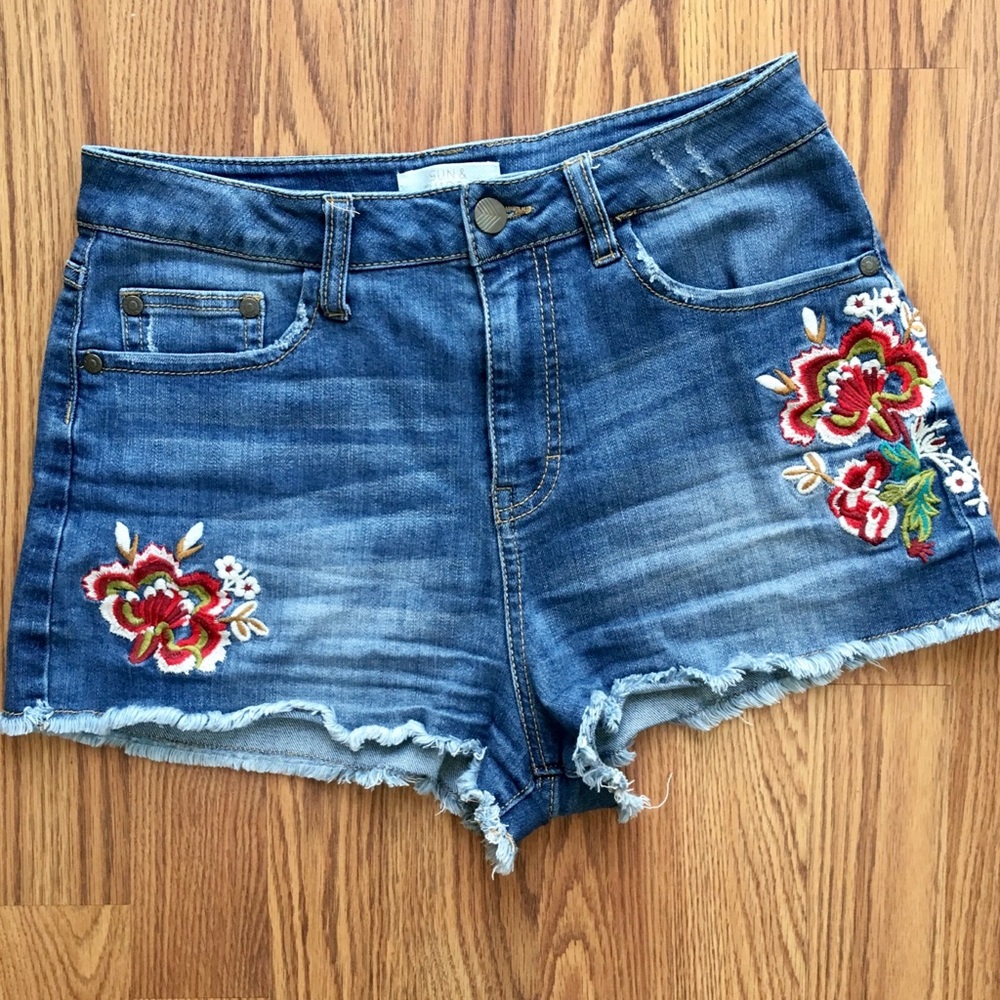 Sun & Shadow denim shorts embroidered flowers